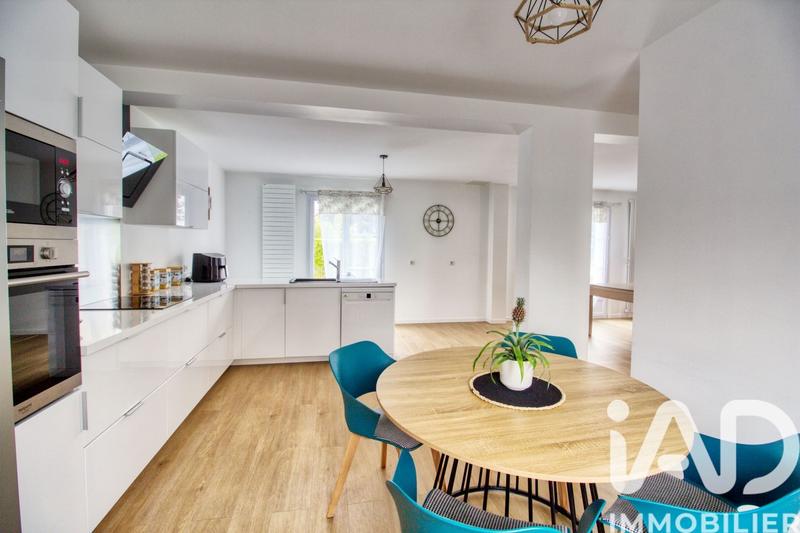 Maison - 208 m² - 6 pièces