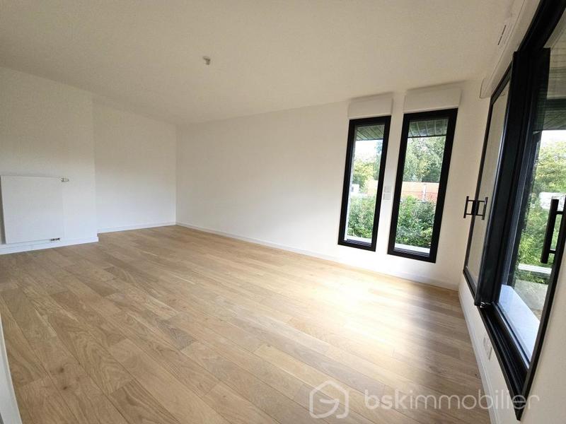 Maison - 280 m² - 8 pièces