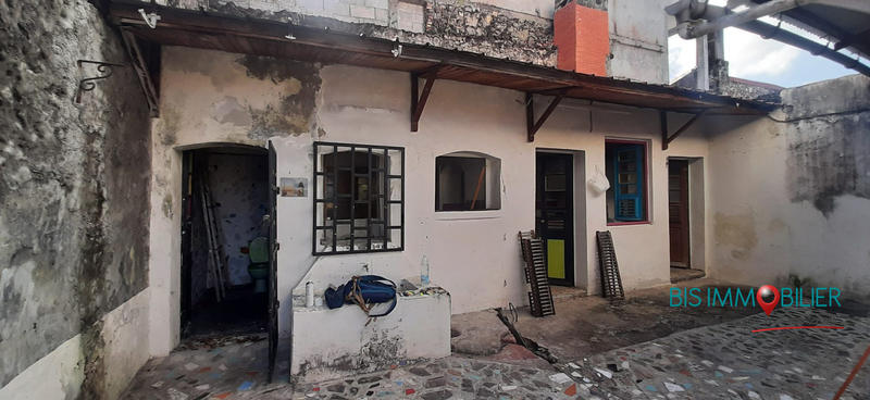 Local commercial - 115 m² - 4 pièces