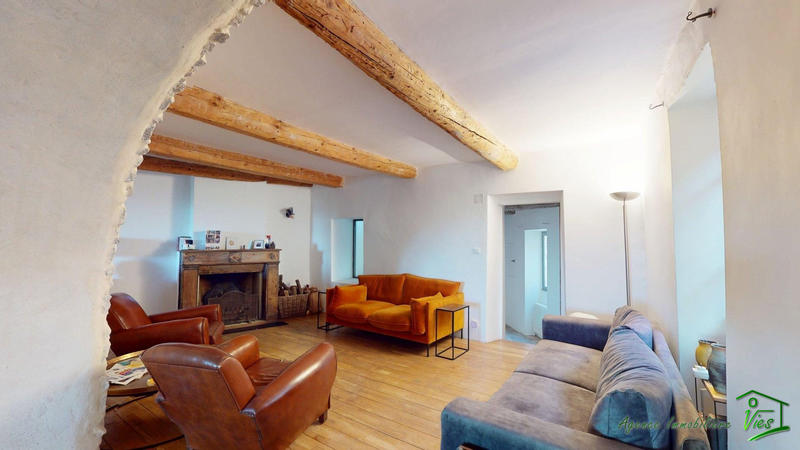 Maison - 202 m² - 6 pièces