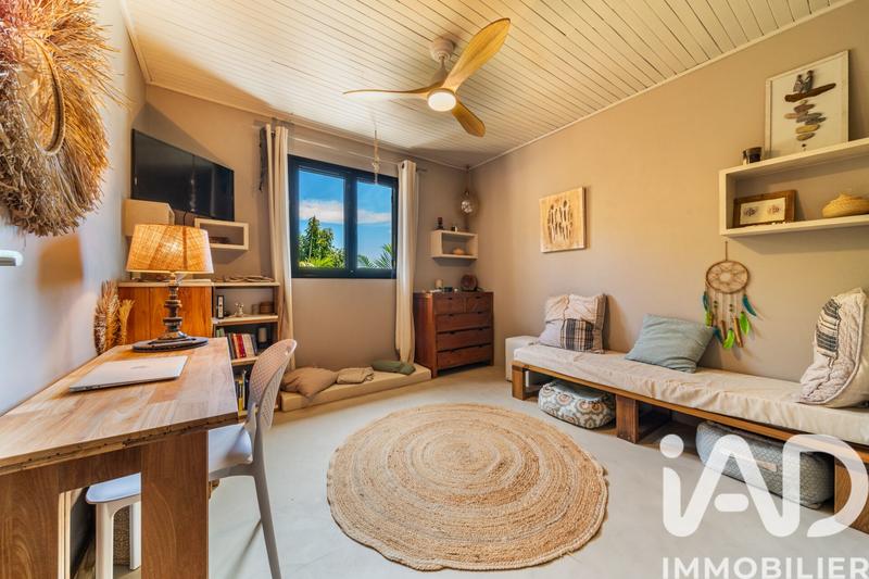 Maison - 255 m² - 8 pièces