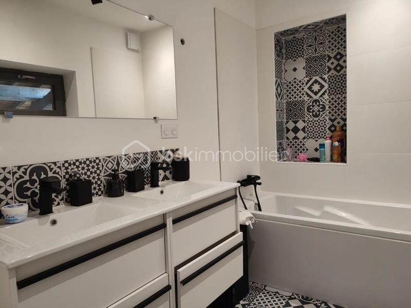 Corps de ferme - 315 m² - 10 pièces