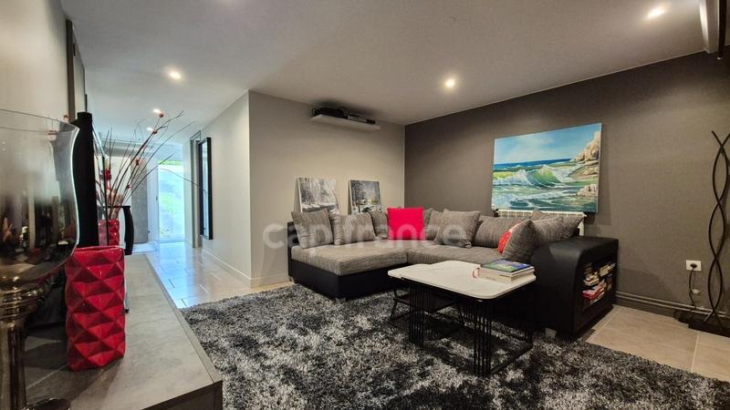 Maison - 185 m² - 6 pièces