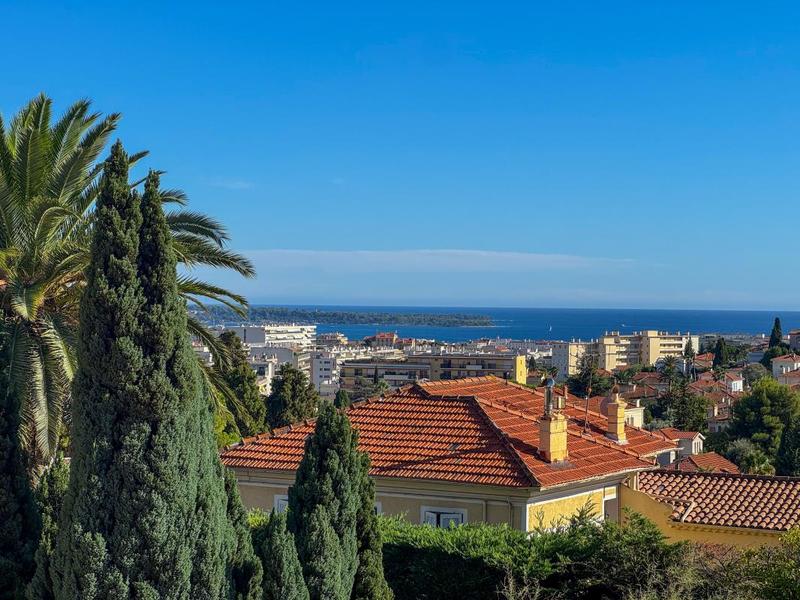 Appartement - 85 m² - 3 pièces