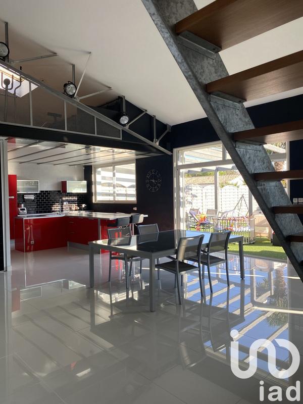 Maison - 239 m² - 7 pièces