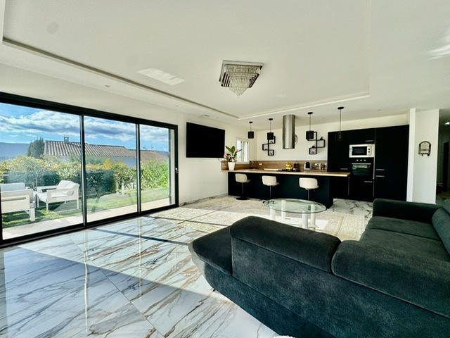 Maison - 126 m² - 5 pièces