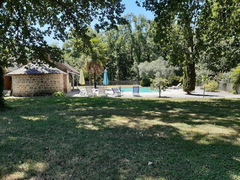 Propriété - 300 m² - 11 pièces