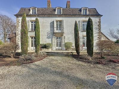 Demeure - 530 m² - 11 pièces