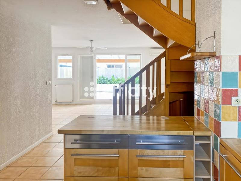 Maison - 80 m² - 4 pièces