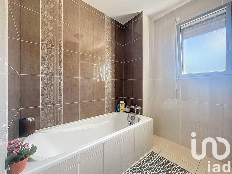 Maison - 212 m² - 9 pièces