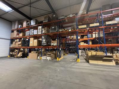 Entrepôt - 1 635 m²