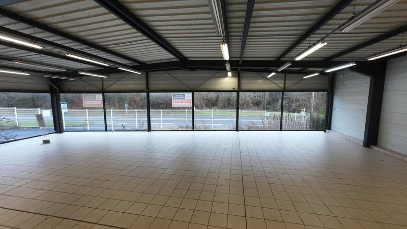 Local d'activités - 1 208 m² - 8 pièces