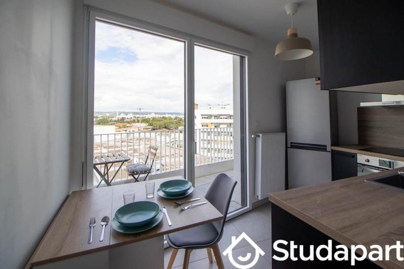 Chambre - 10 m² - 1 pièce