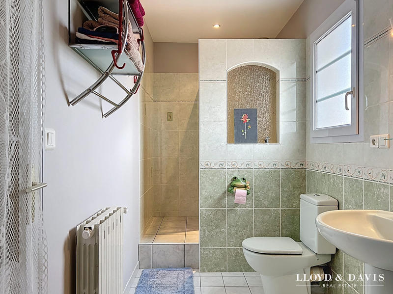 Maison - 205 m² - 6 pièces