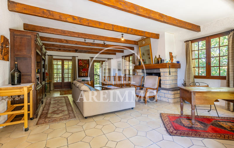 Maison - 208 m² - 7 pièces