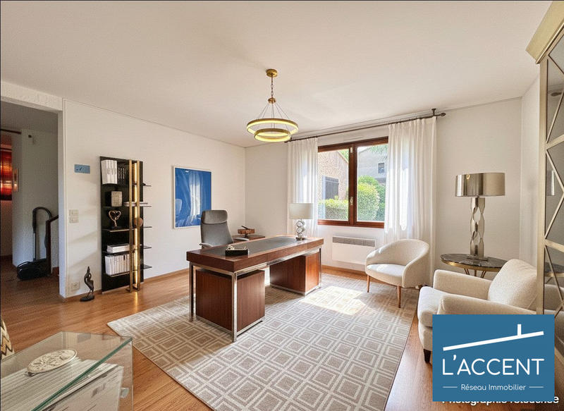 Villa - 239 m² - 7 pièces