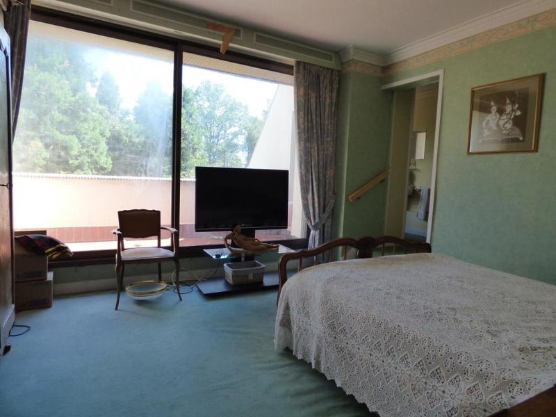 Maison - 330 m² - 8 pièces