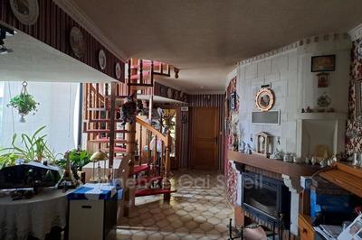 Maison - 255 m² - 8 pièces