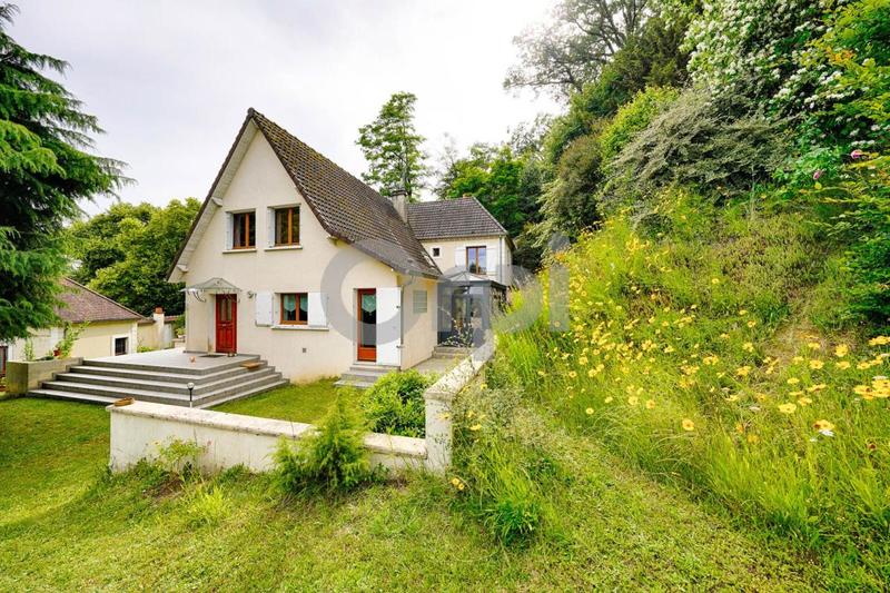 Maison - 202 m² - 7 pièces