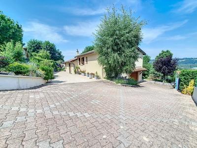 Maison - 182 m² - 5 pièces