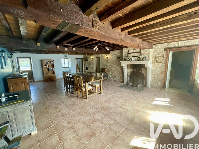 Maison - 256 m² - 8 pièces