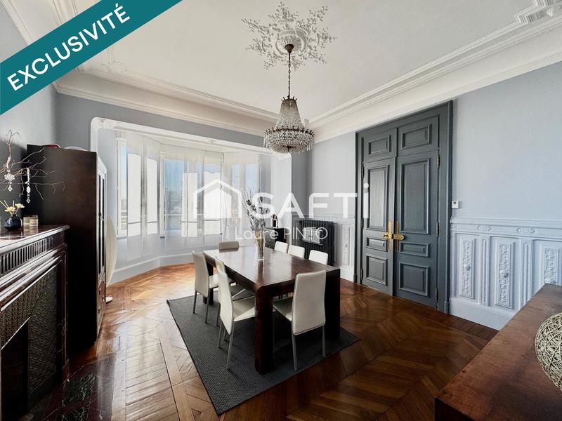 Maison de maîtres - 200 m² - 8 pièces