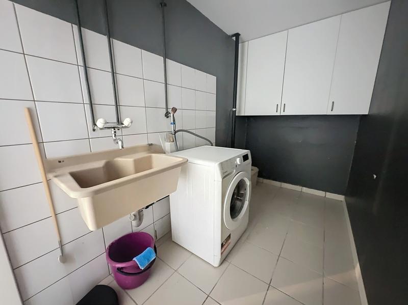 Maison - 222 m² - 7 pièces