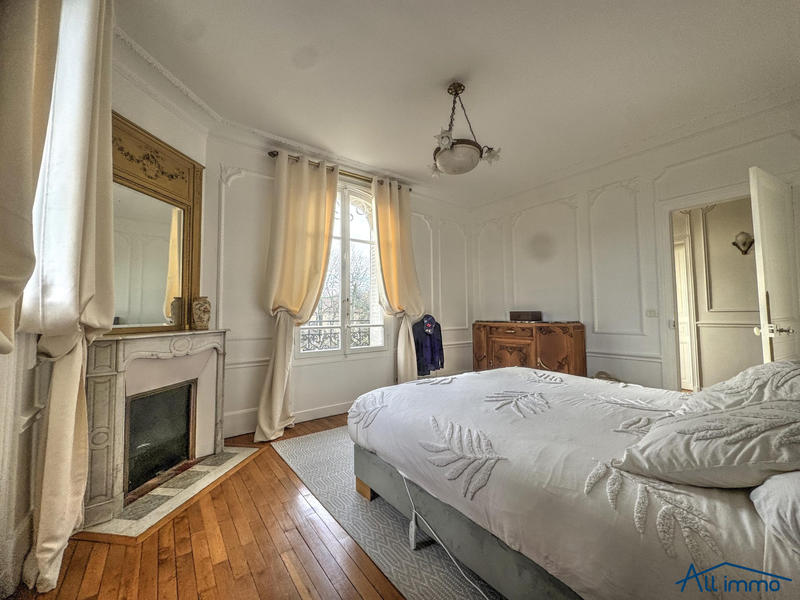 Maison - 280 m² - 7 pièces