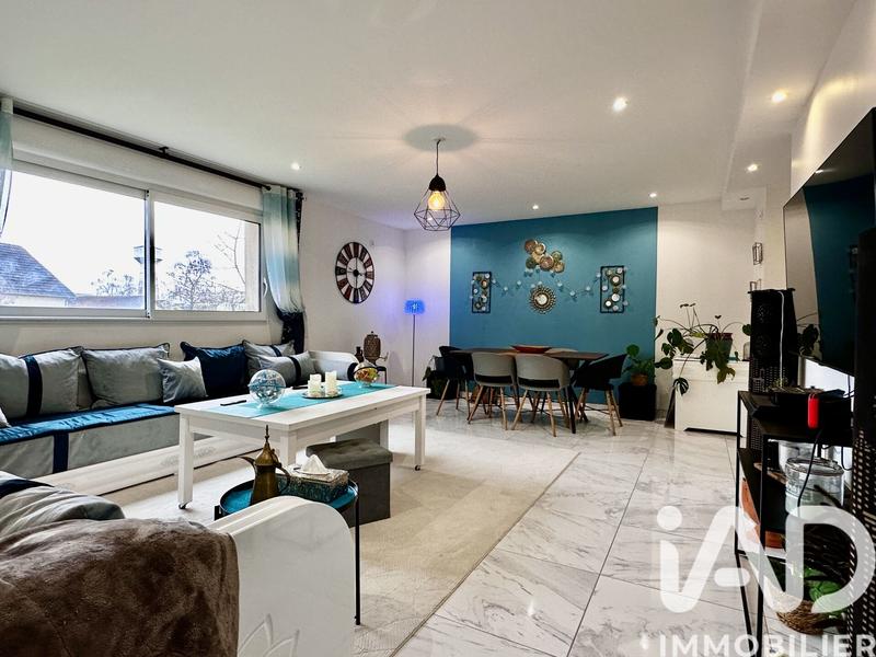 Maison - 312 m² - 13 pièces