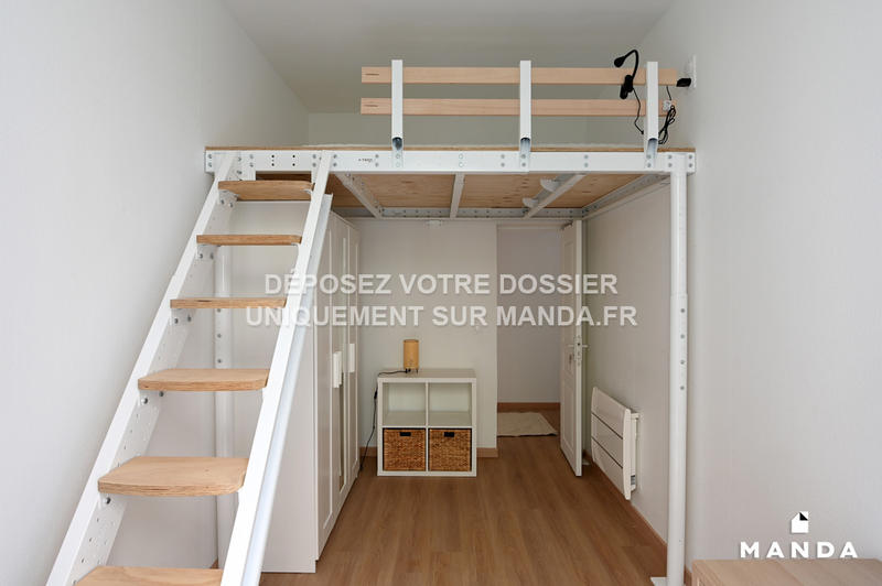 Chambre - 9 m² - 5 pièces