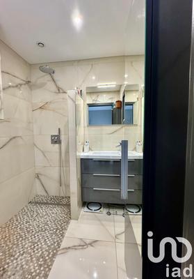 Maison - 147 m² - 9 pièces