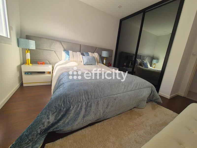 Maison - 135 m² - 6 pièces