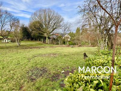 Terrain constructible - 712 m²