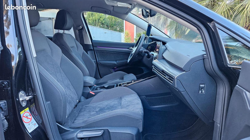 Volkswagen Golf VIII 1.5 eTSI Dsg7 130ch