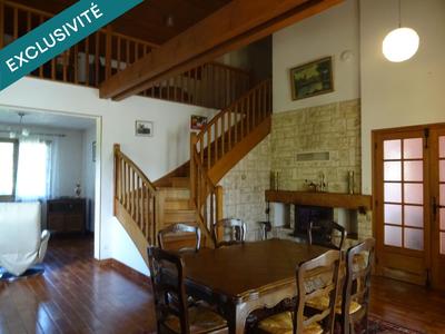 Maison - 140 m² - 8 pièces