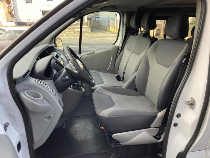 Renault Trafic 2.0 Dci 115 Passenger 9 Places Garantie 6 Mois / Reprise Possible