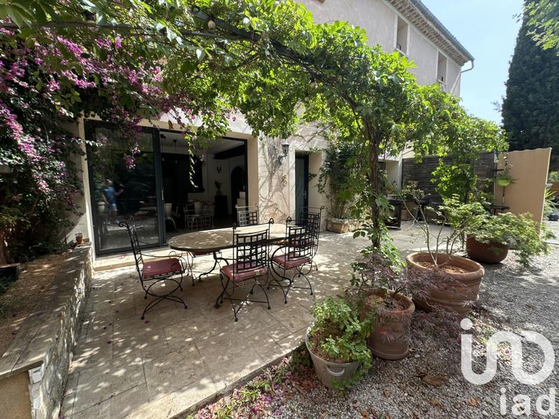 Maison - 425 m² - 16 pièces