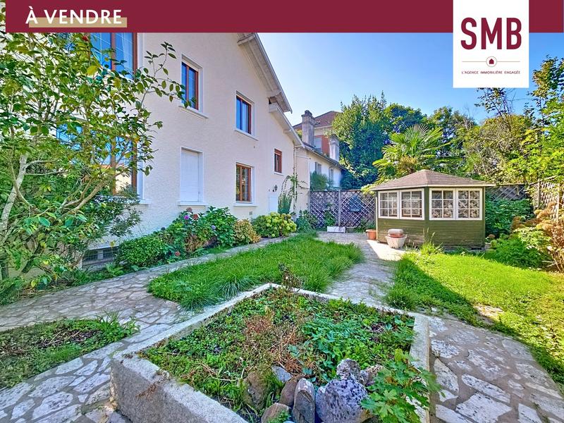 Maison de ville - 180 m² - 8 pièces