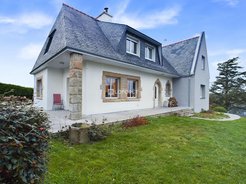 Maison traditionnelle - 175 m² - 8 pièces