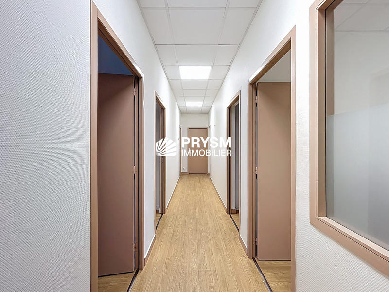 Bureau - 119 m² - 6 pièces