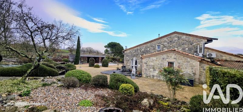 Maison - 370 m² - 8 pièces