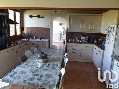 Maison - 179 m² - 8 pièces