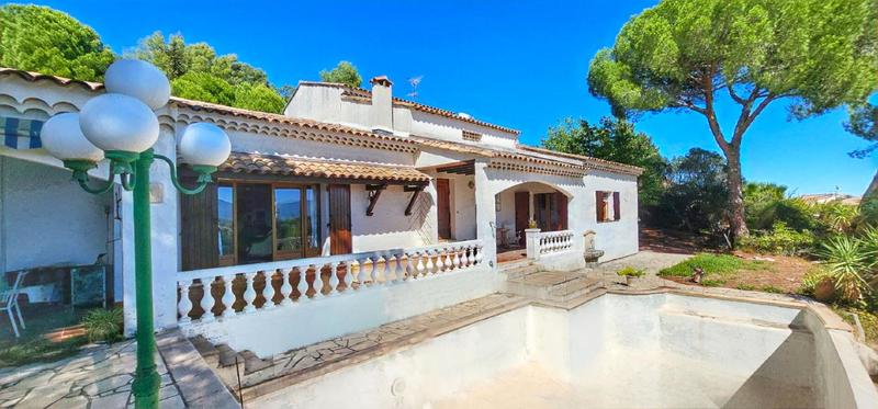 Villa - 206 m² - 8 pièces