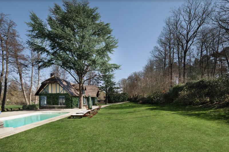 Propriété - 240 m² - 7 pièces