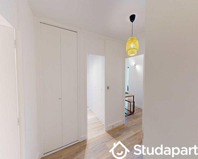 Chambre - 80 m² - 1 pièce