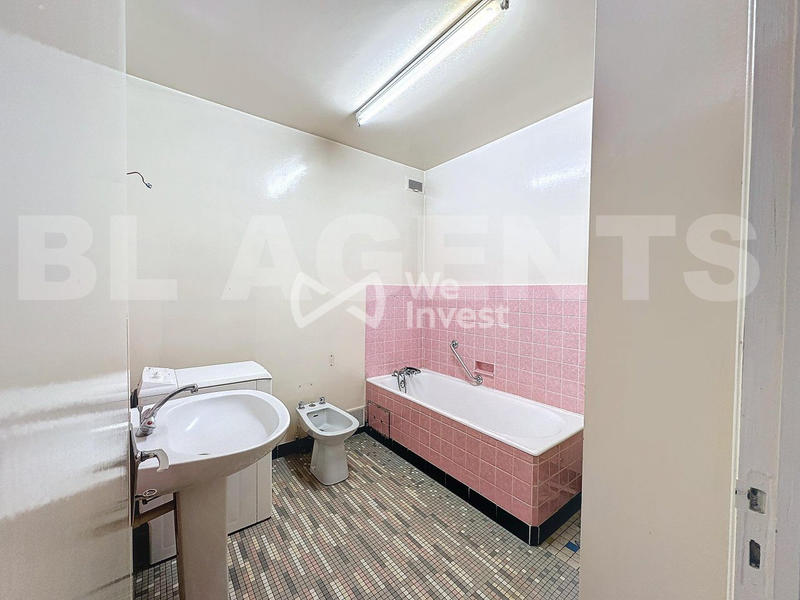 Maison - 284 m² - 13 pièces