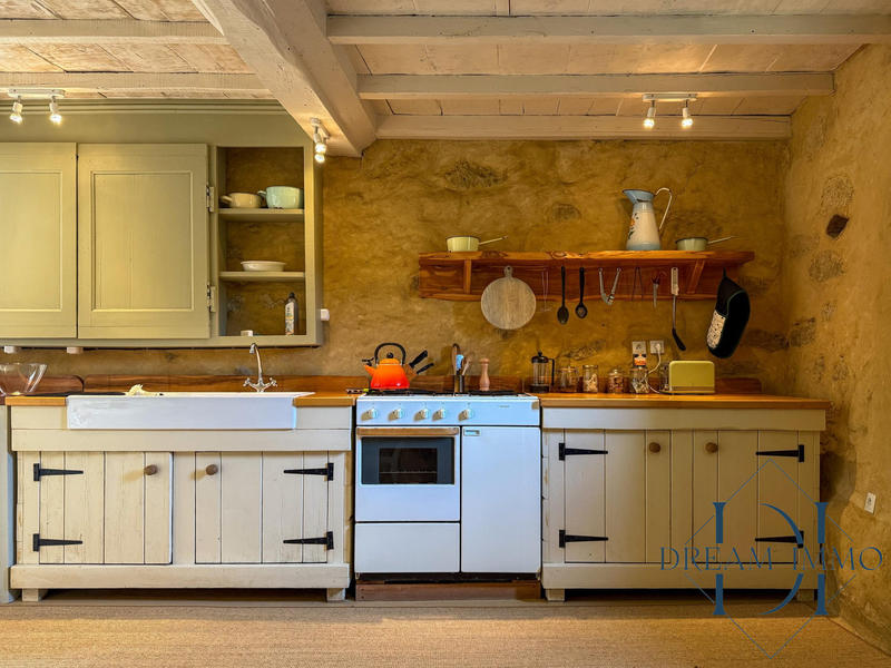 Maison - 704 m² - 22 pièces