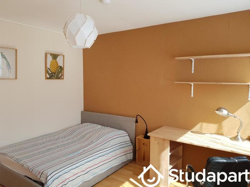 Chambre - 13 m² - 1 pièce