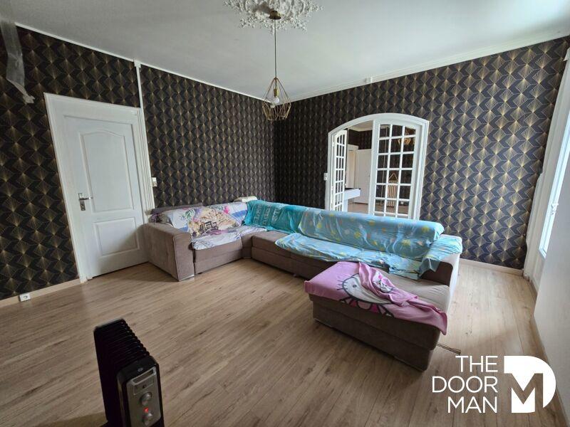 Maison - 270 m² - 9 pièces