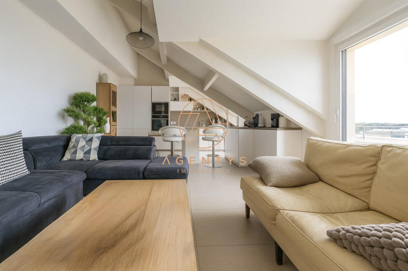 Appartement - 92 m² - 4 pièces